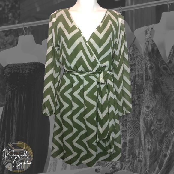 Espresso Green and Cream Chevron Faux Wrap Dress - Size Medium - Picture 1 of 8